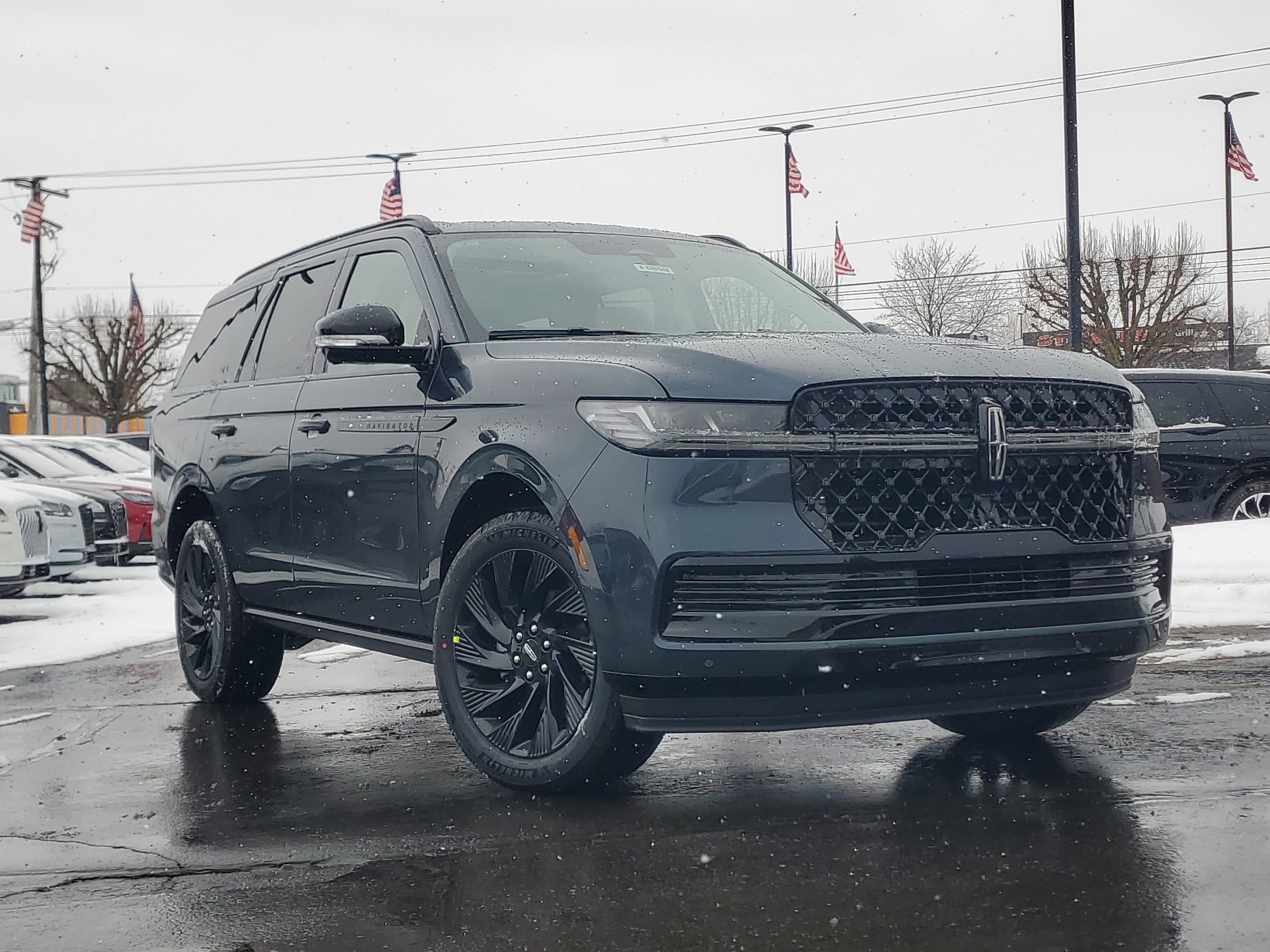 New 2026 Lincoln Navigator Reserve w/ Jet Appearance Package image 1