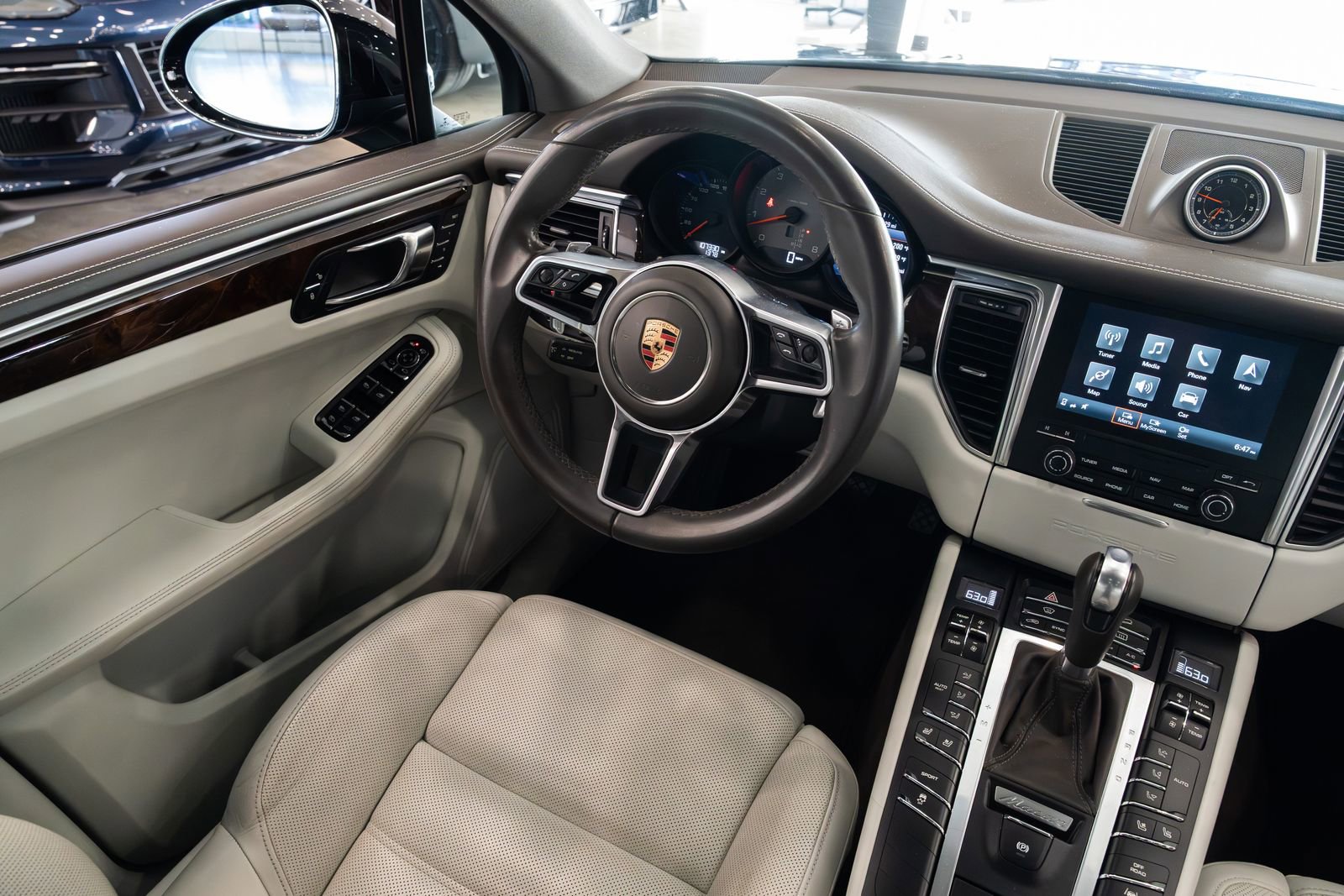 Used 2017 Porsche Macan S AWD/4WD image 8