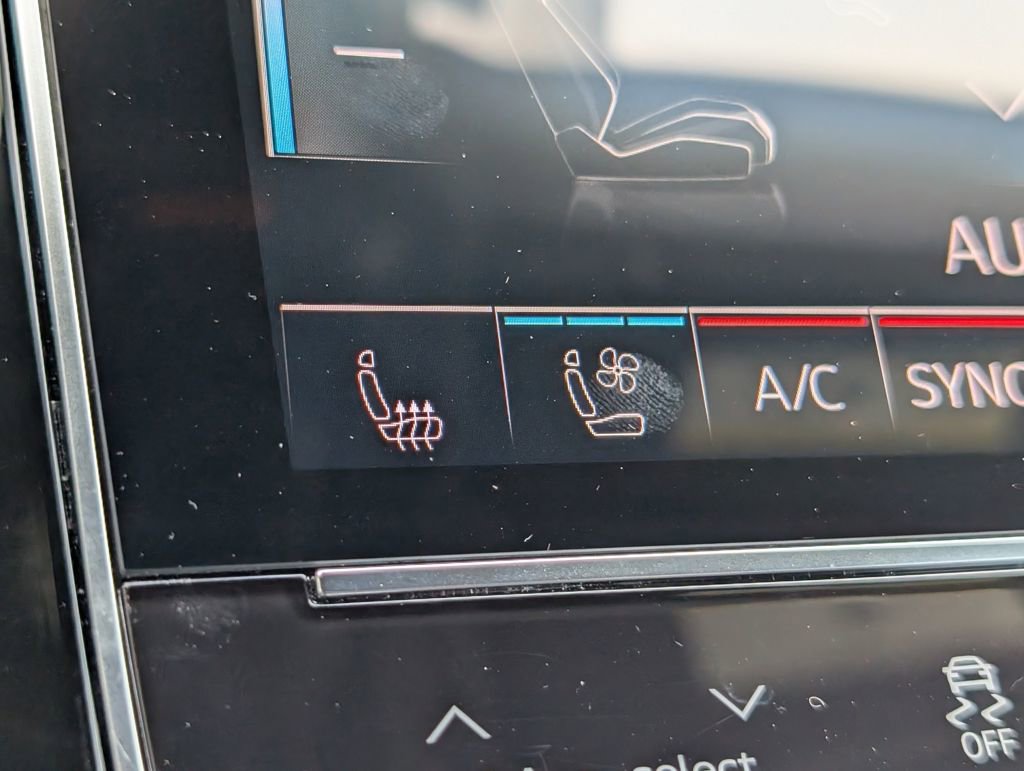 Used 2025 Audi SQ8 Prestige AWD/4WD image 16