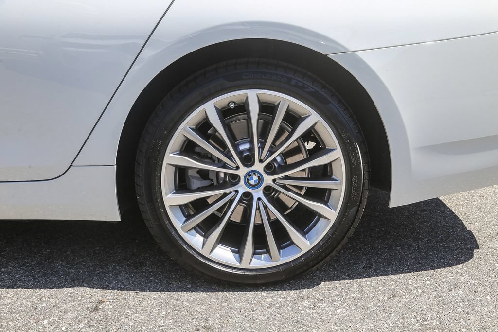 Used 2023 BMW 530e w/ Convenience Package RWD image 8