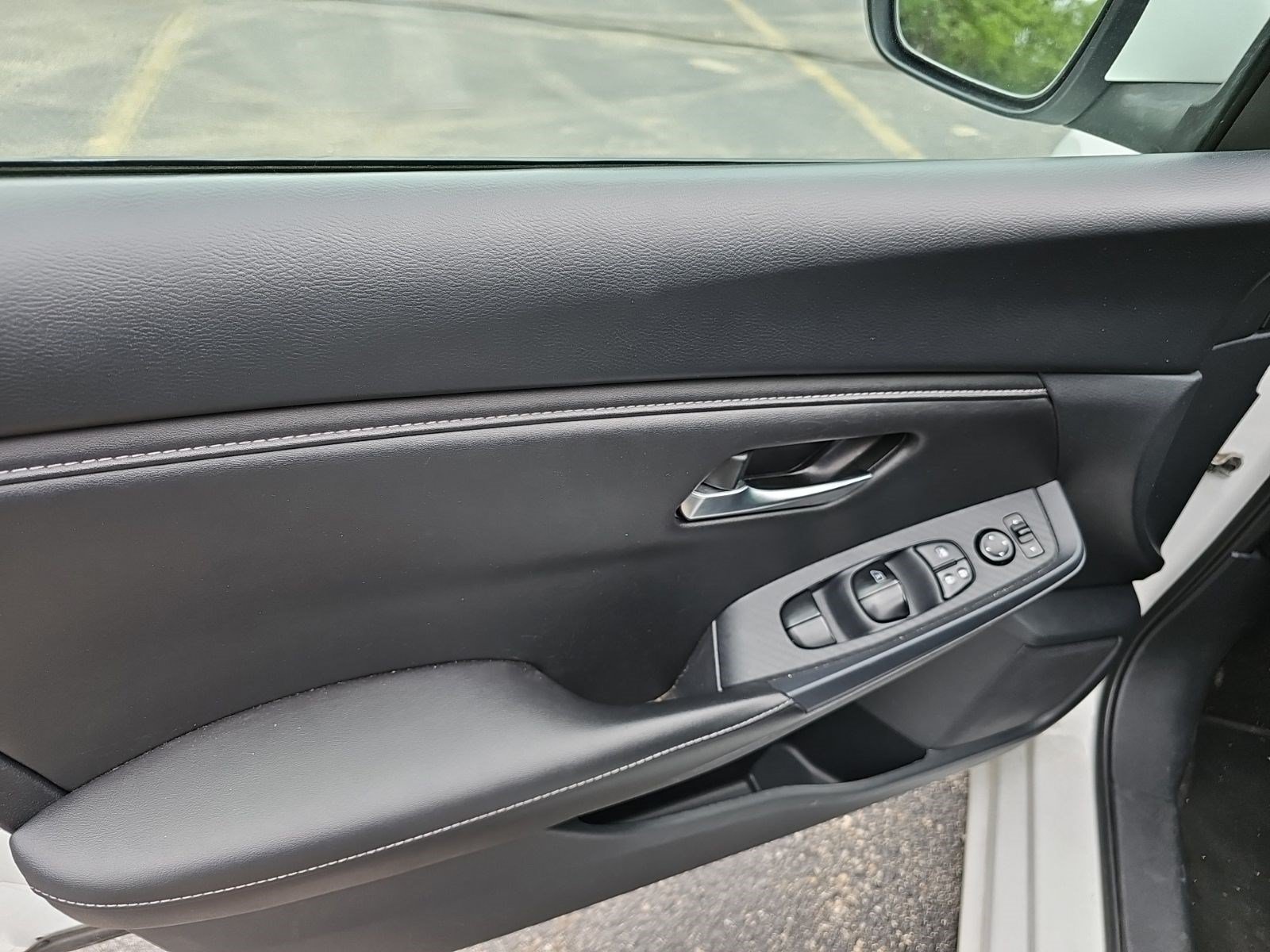 Used 2024 Nissan Sentra SV FWD image 19