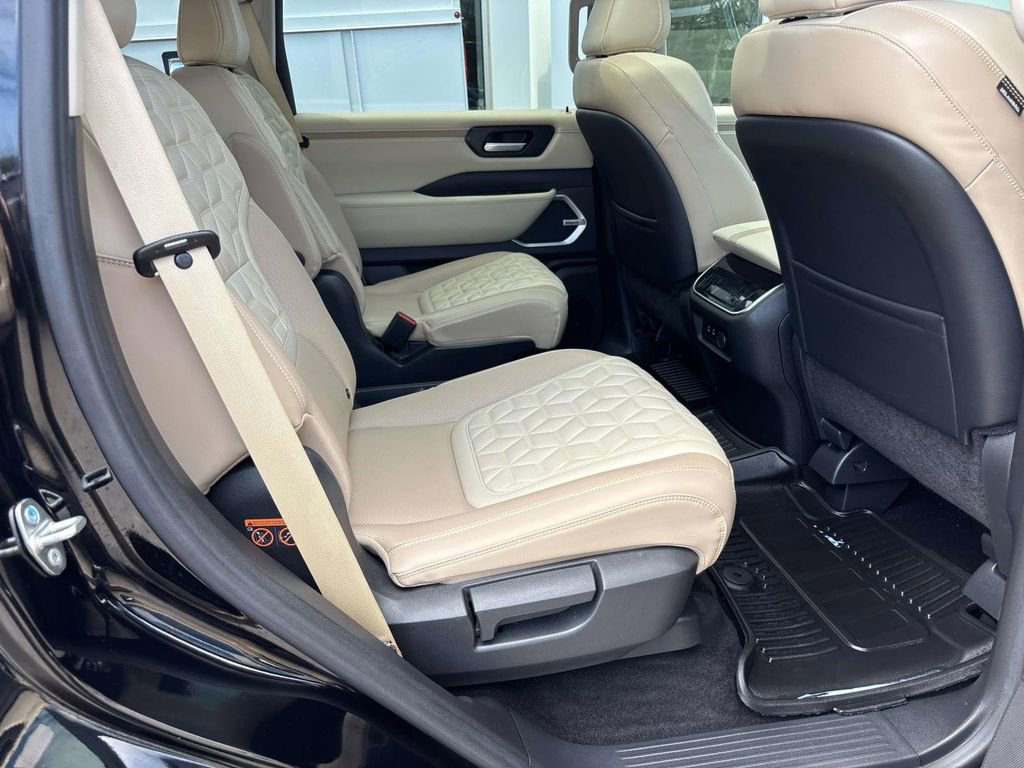 Used 2025 Nissan Armada Platinum AWD/4WD image 21