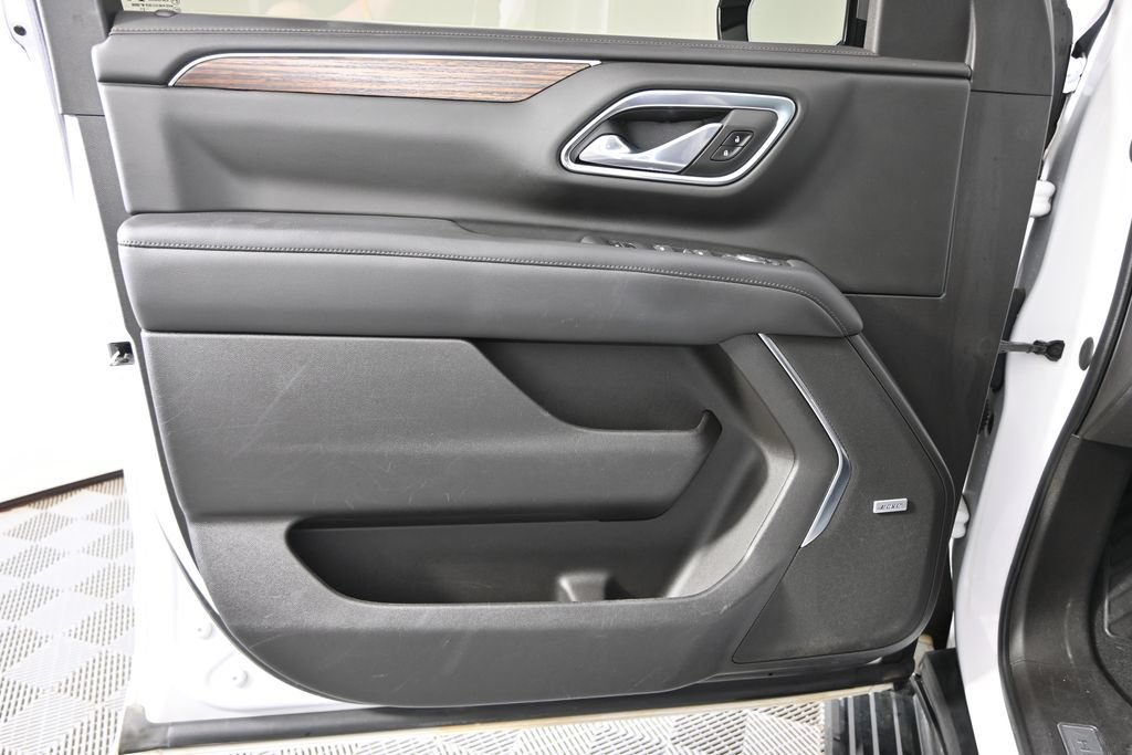 Used 2021 Chevrolet Suburban High Country AWD/4WD image 19