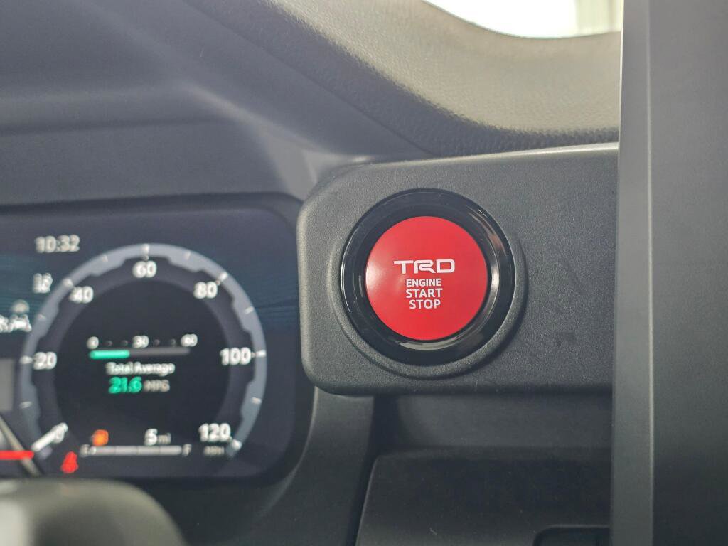 Certified 2024 Toyota Tacoma TRD Off-Road AWD/4WD image 30