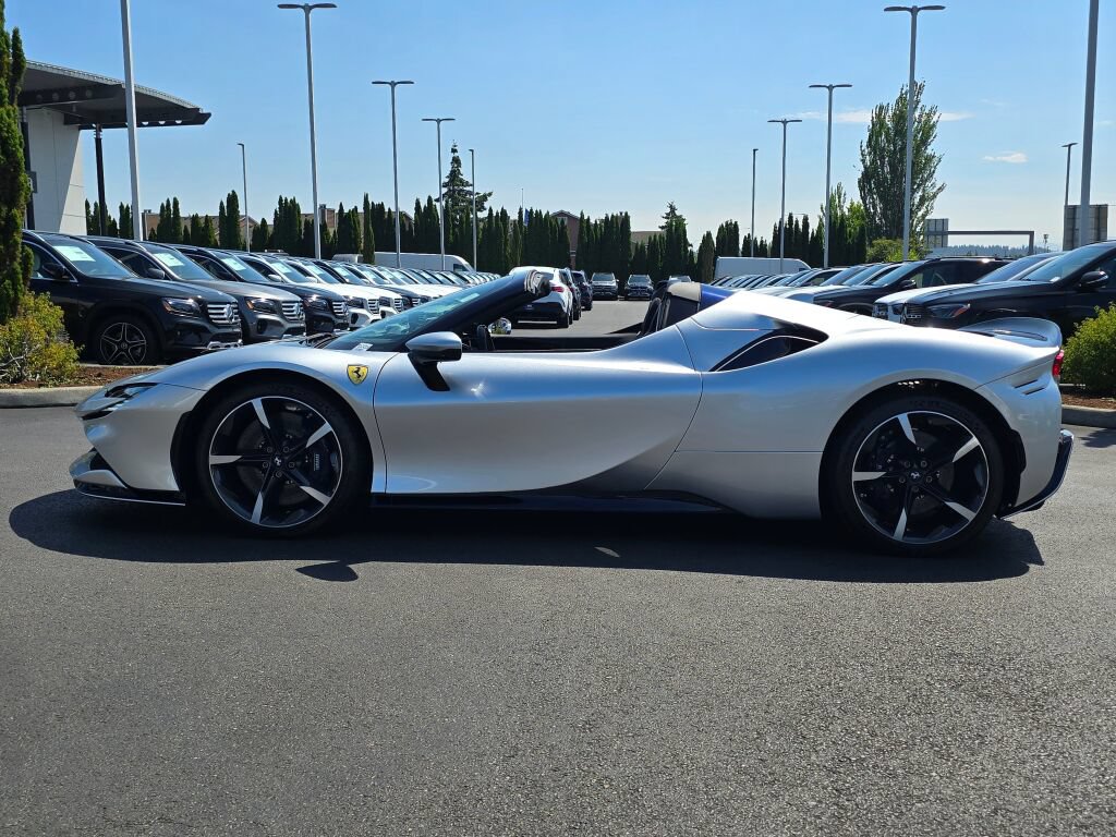 Used 2022 Ferrari SF90 Spider AWD/4WD image 3