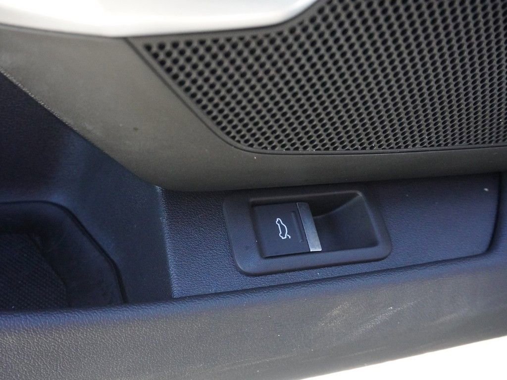 Used 2023 Audi e-tron GT Premium Plus AWD/4WD image 39