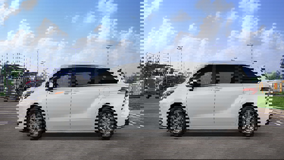 New 2026 Toyota Sienna LE image 4