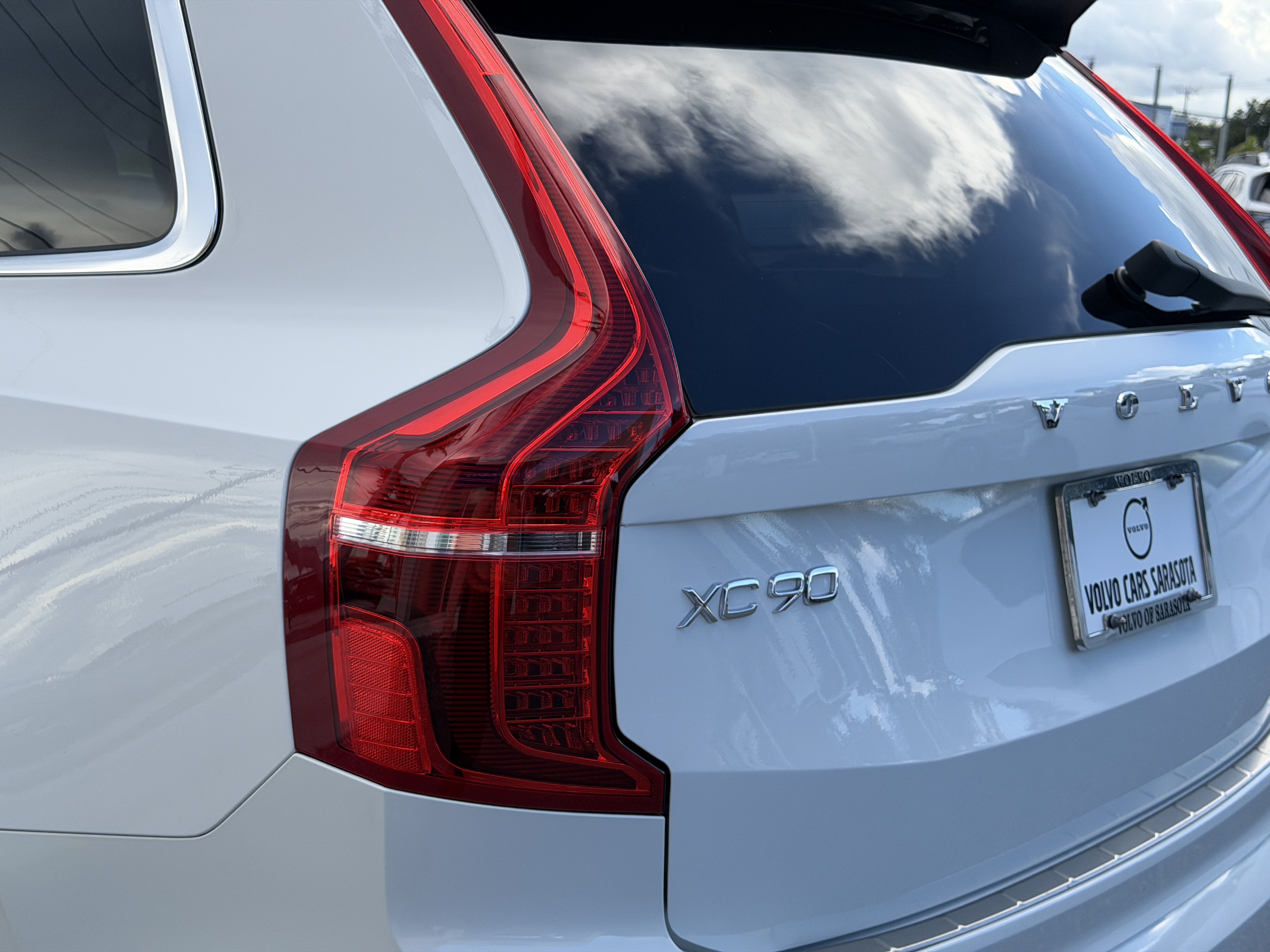 Used 2016 Volvo XC90 T6 Momentum AWD/4WD image 9