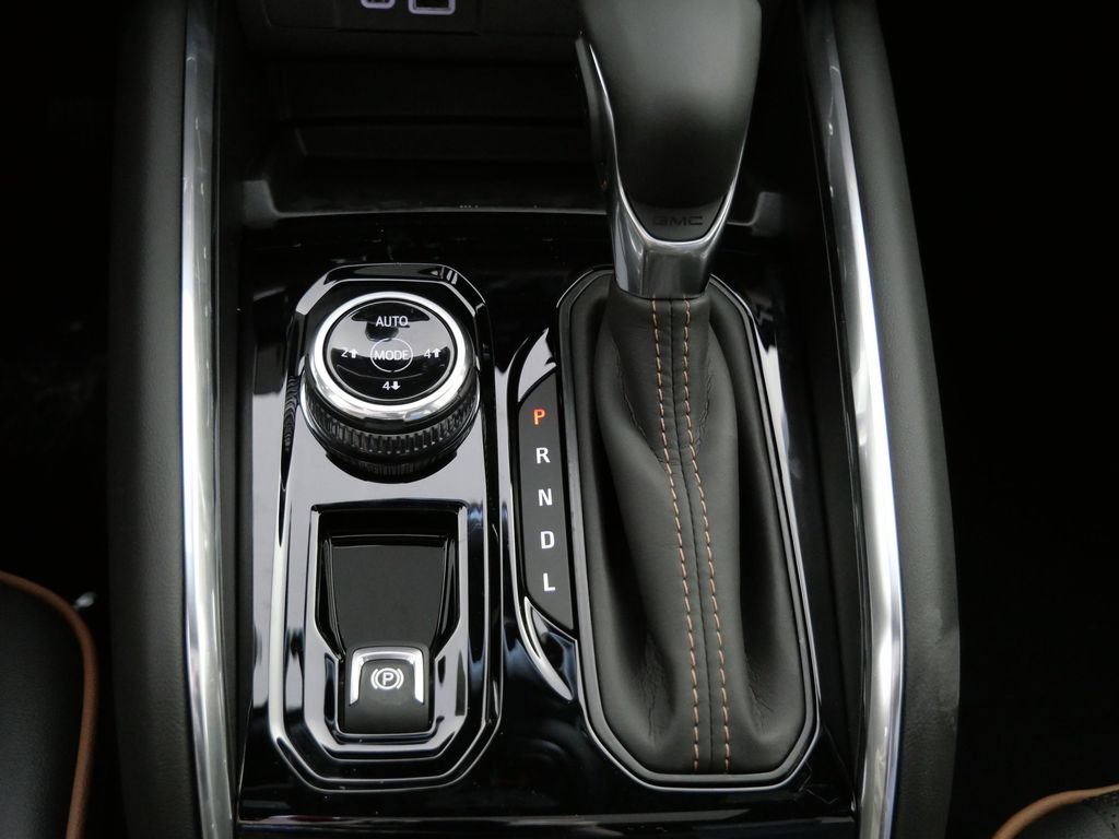 New 2026 GMC Canyon AT4 w/ Technology Plus Package AWD/4WD image 17