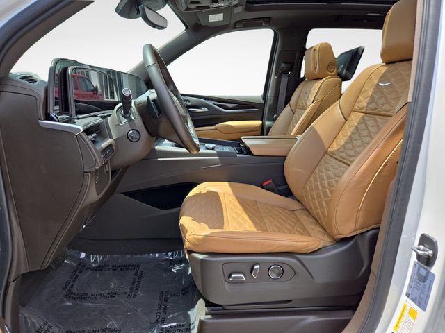 Used 2021 Cadillac Escalade Premium Luxury w/ LPO, Illumination Package AWD/4WD image 15
