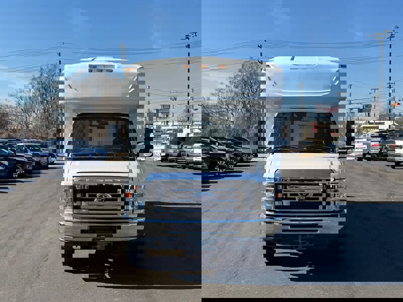 Used 2015 Ford E-450 and Econoline 450 Super Duty w/ Shuttle Bus Prep Package image 7