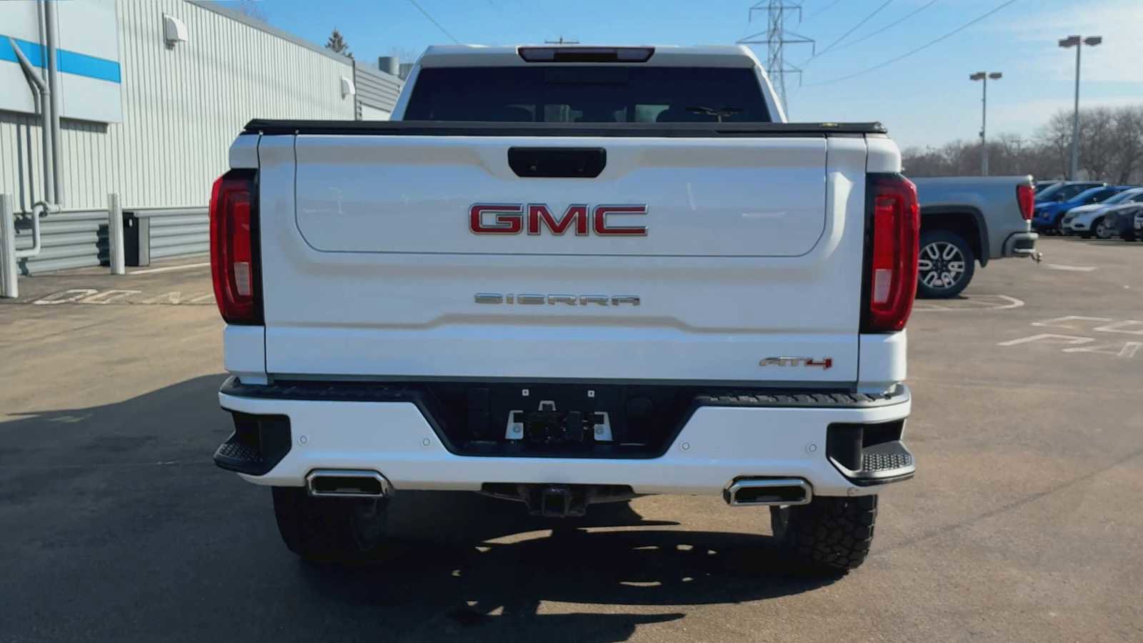 Certified 2022 GMC Sierra 1500 AT4 w/ AT4 Premium Package image 3