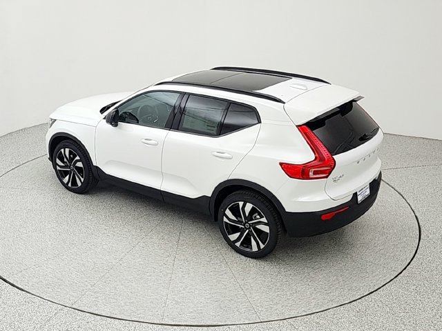 New 2026 Volvo XC40 B5 Ultra w/ Climate Package AWD/4WD image 32