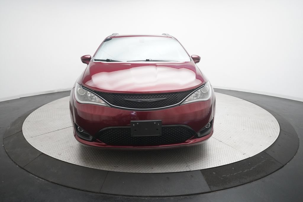 Used 2020 Chrysler Pacifica Touring-L Plus w/ S Appearance Package FWD image 11