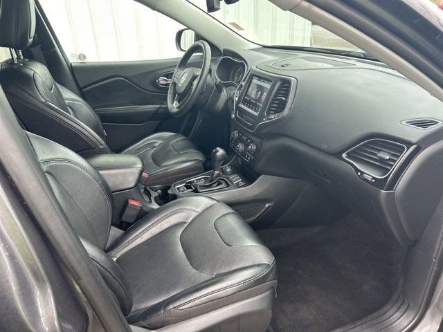 Used 2022 Jeep Cherokee Latitude Lux w/ Sun & Sound Group AWD/4WD image 44