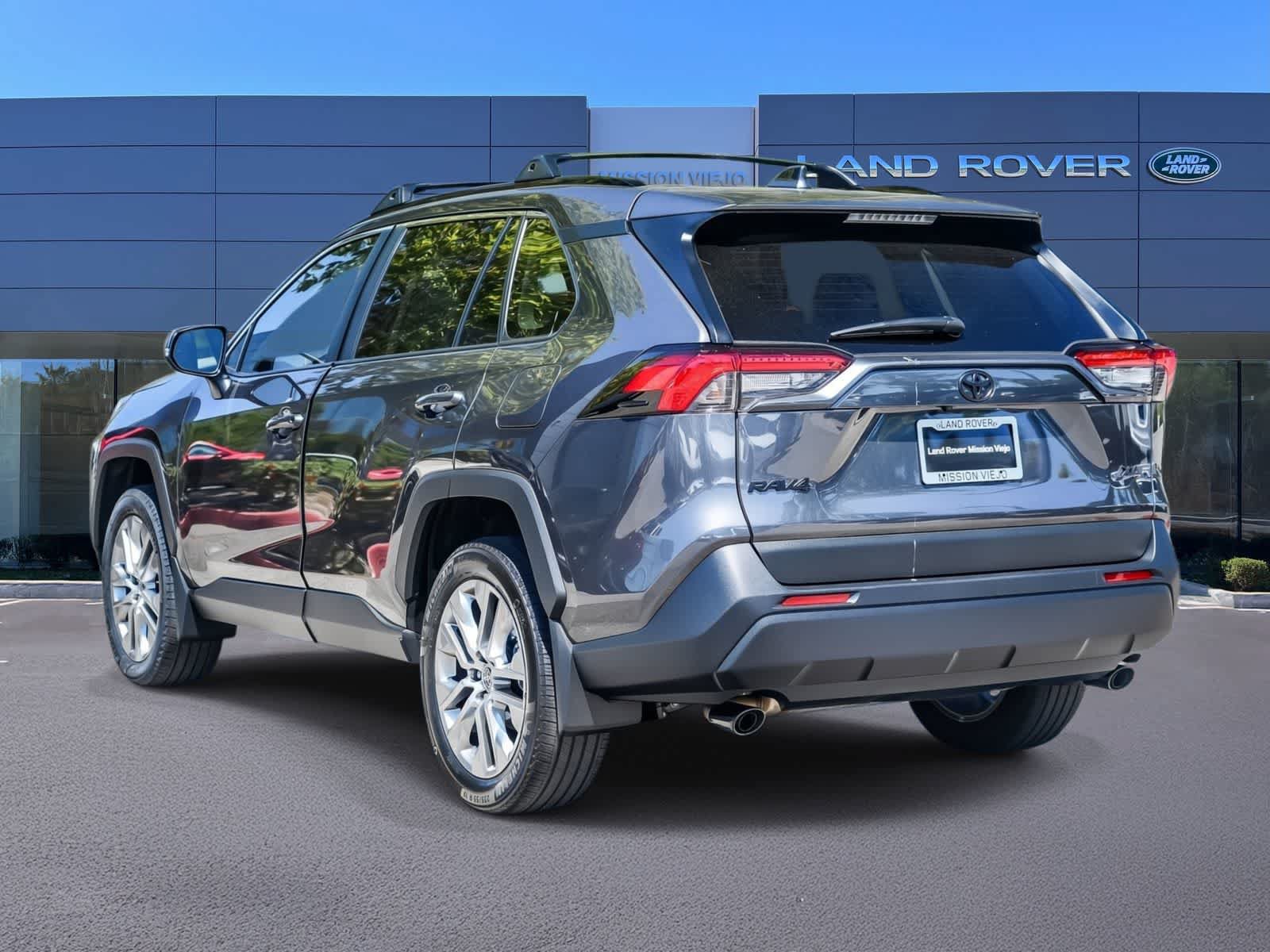 Used 2025 Toyota RAV4 XLE Premium FWD image 5