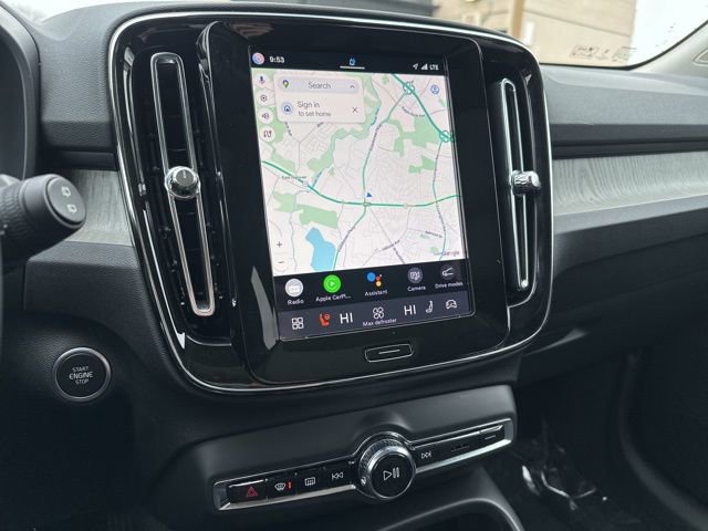 Certified 2024 Volvo XC40 B5 Plus w/ Protection Package Premier image 22