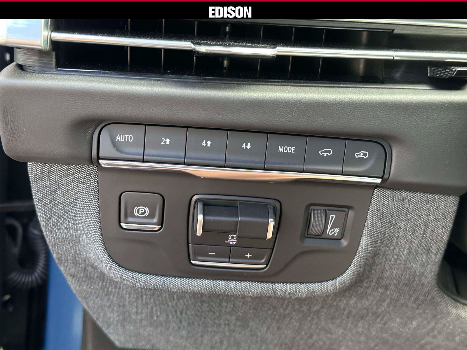 Used 2025 Cadillac Escalade Sport Platinum AWD/4WD image 21