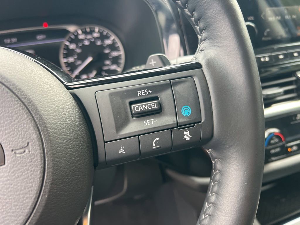 Used 2024 Nissan Pathfinder SL image 17