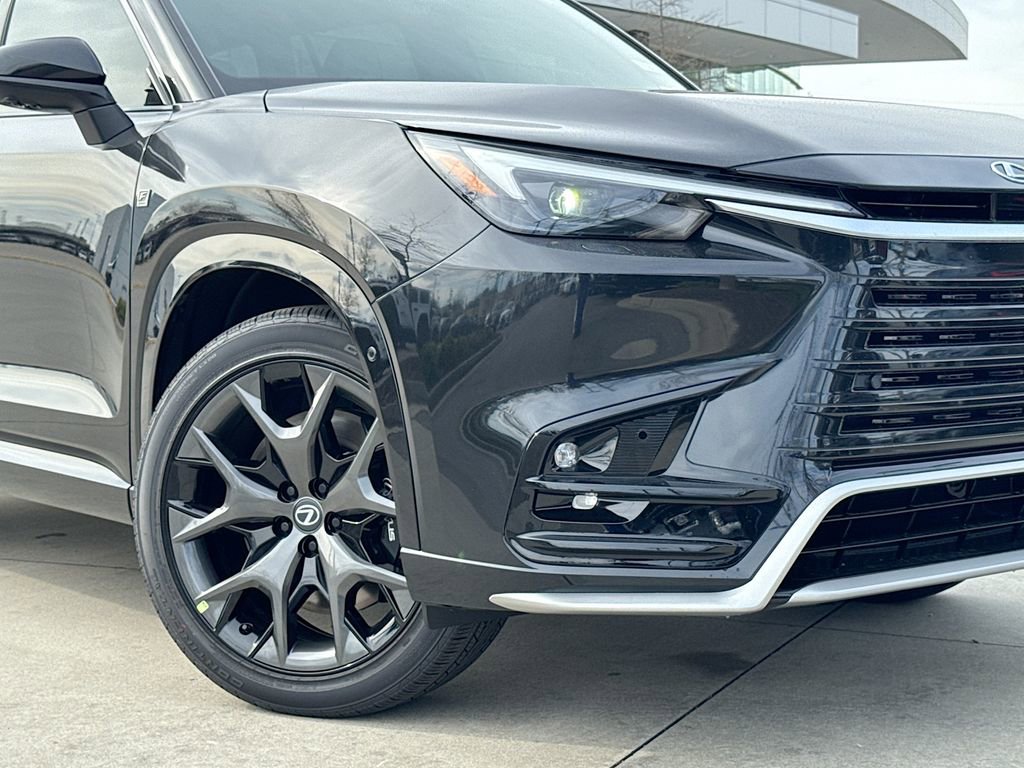 New 2026 Lexus TX 500h AWD image 9