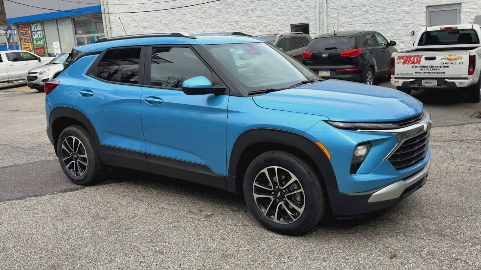 Used 2025 Chevrolet TrailBlazer LT w/ Convenience Package image 2