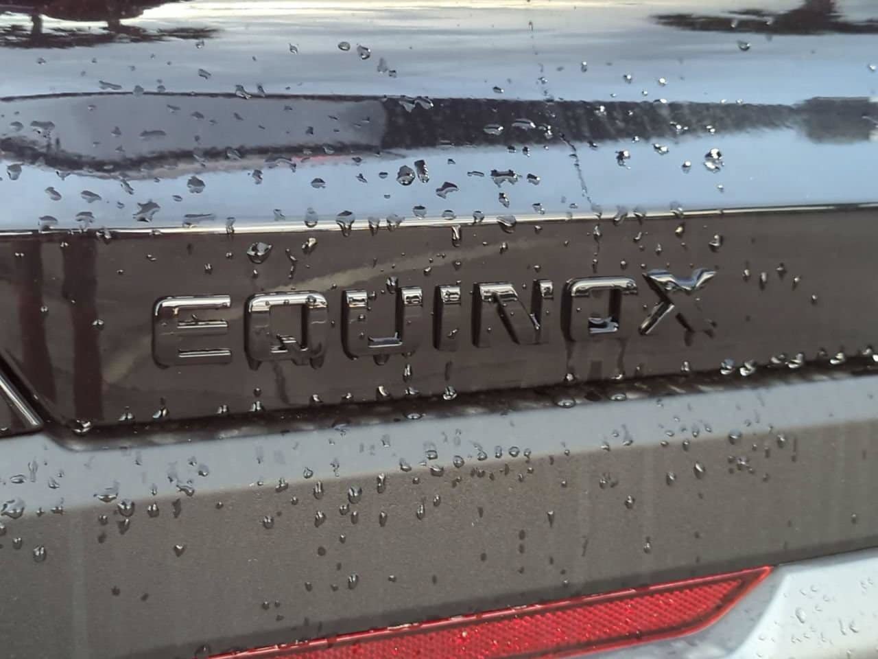 New 2027 Chevrolet Equinox LT w/ Midnight Edition FWD image 5