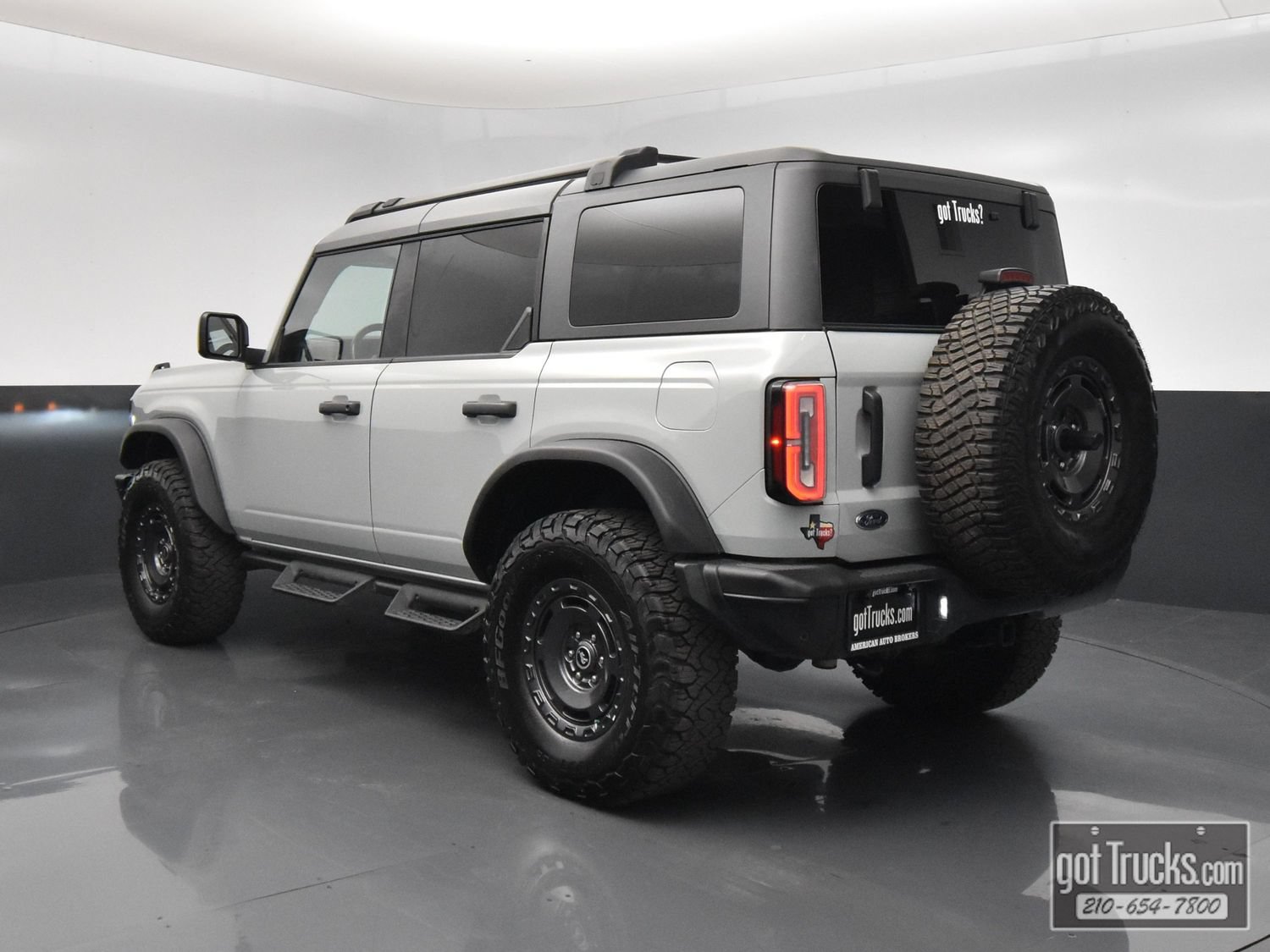 Used 2024 Ford Bronco Everglades AWD/4WD image 5