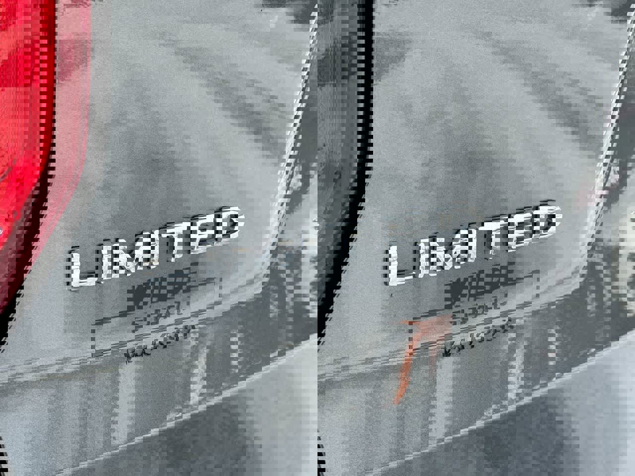 Used 2018 Ford Explorer Limited w/ Equipment Group 301A image 17