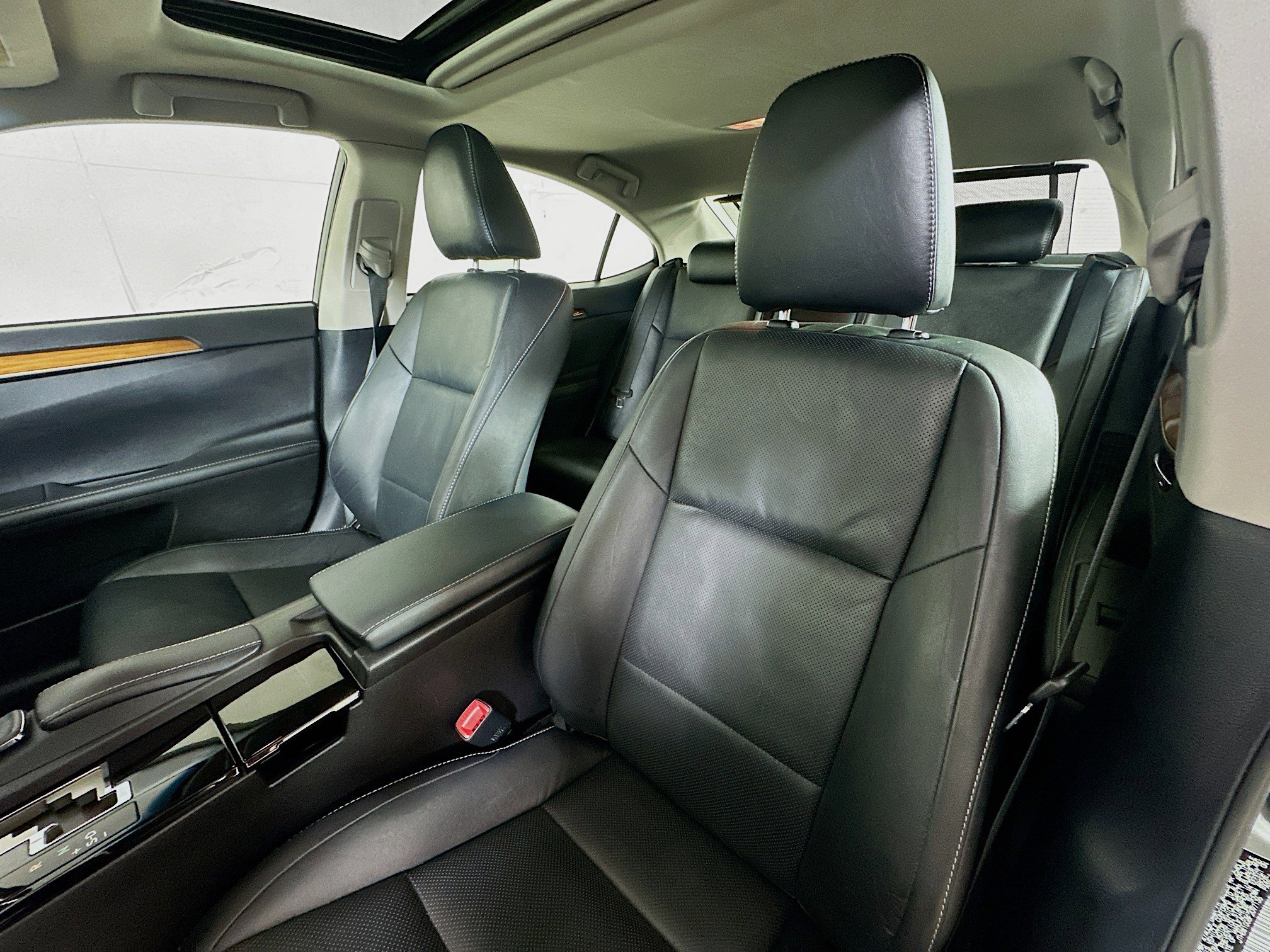 Used 2015 Lexus ES 300h w/ Navigation System Package FWD image 21