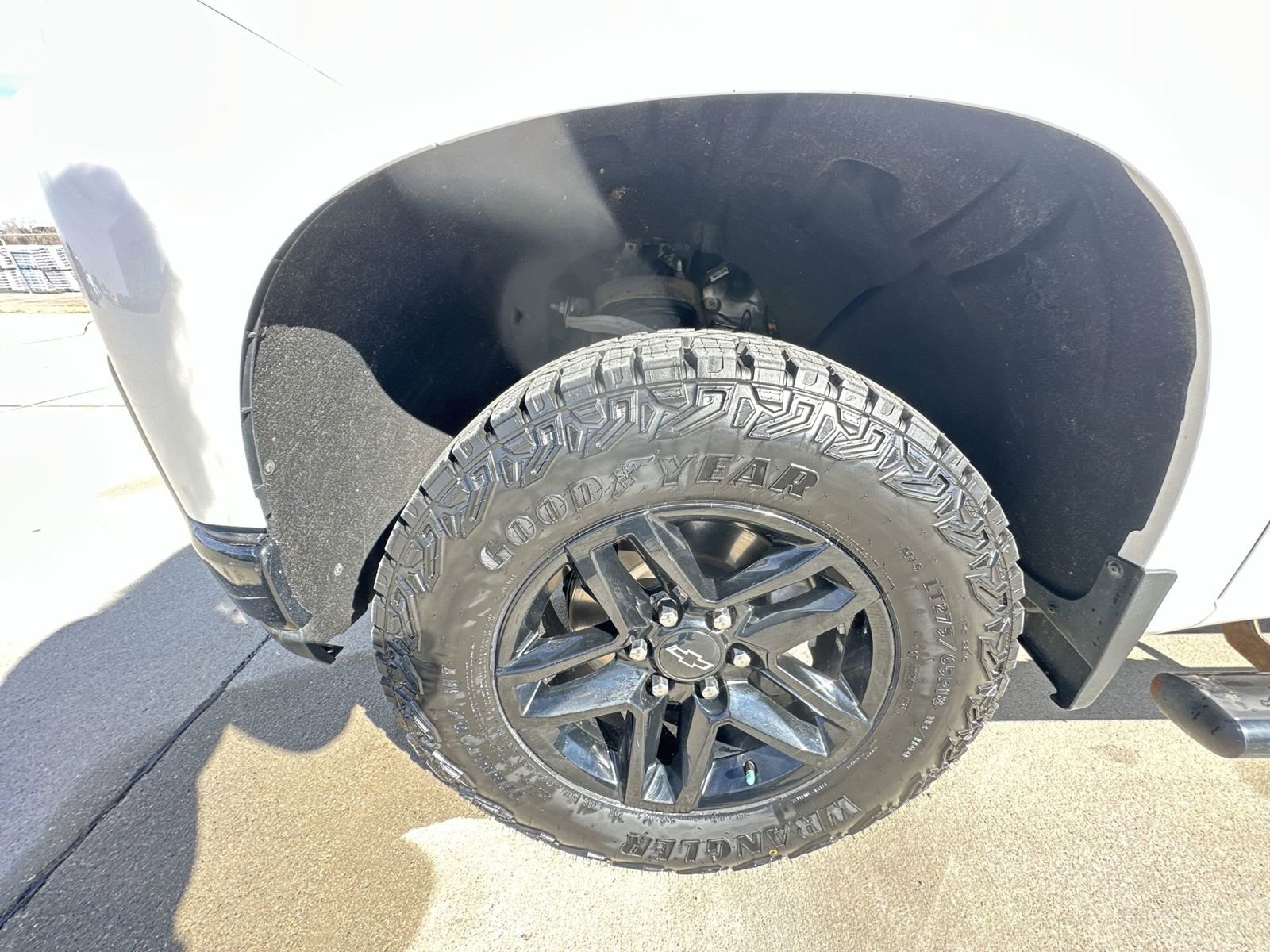 Used 2021 Chevrolet Silverado 1500 LT Trail Boss w/ Convenience Package II AWD/4WD image 33