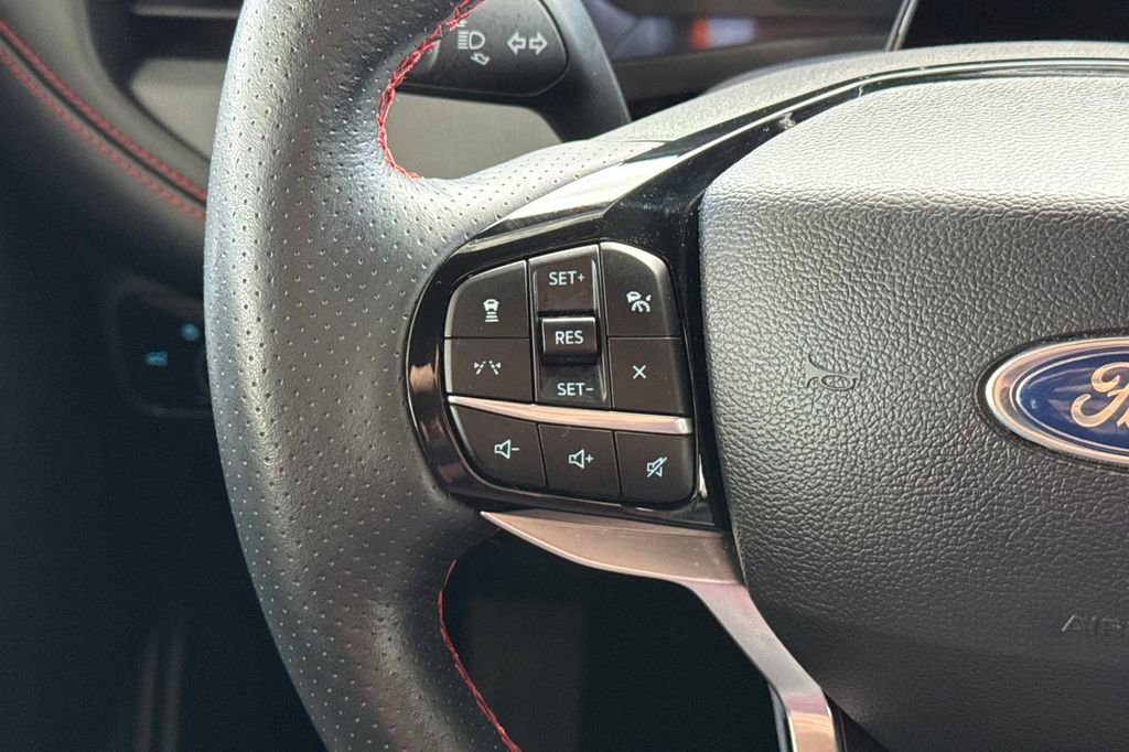 Used 2025 Ford Explorer ST-Line image 36