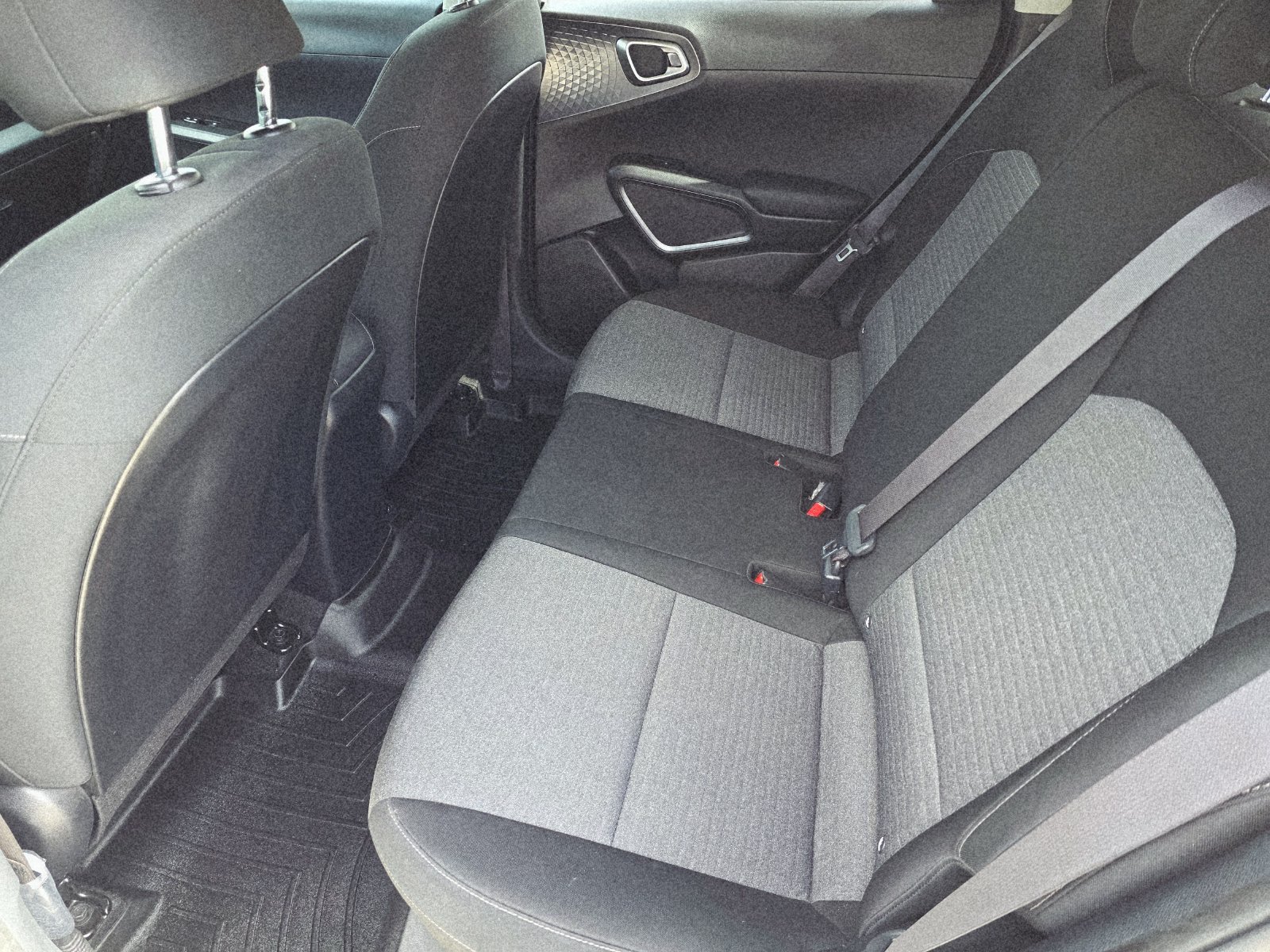 Used 2020 Kia Soul S FWD image 17