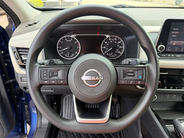 Used 2022 Nissan Rogue SV AWD/4WD image 22