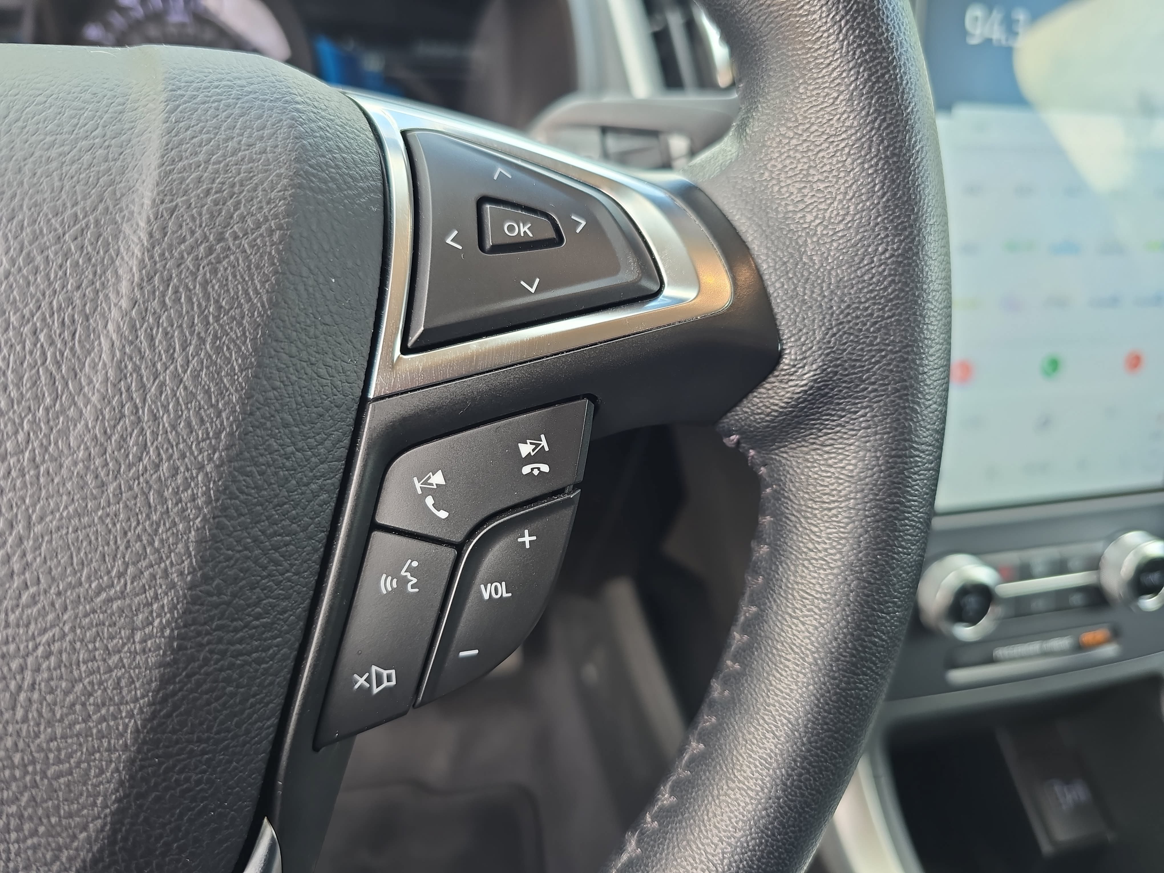 Used 2024 Ford Edge SEL w/ Convenience Package AWD/4WD image 18