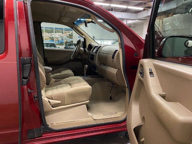 Used 2006 Nissan Frontier SE w/ (P01) Power Pkg AWD/4WD image 14