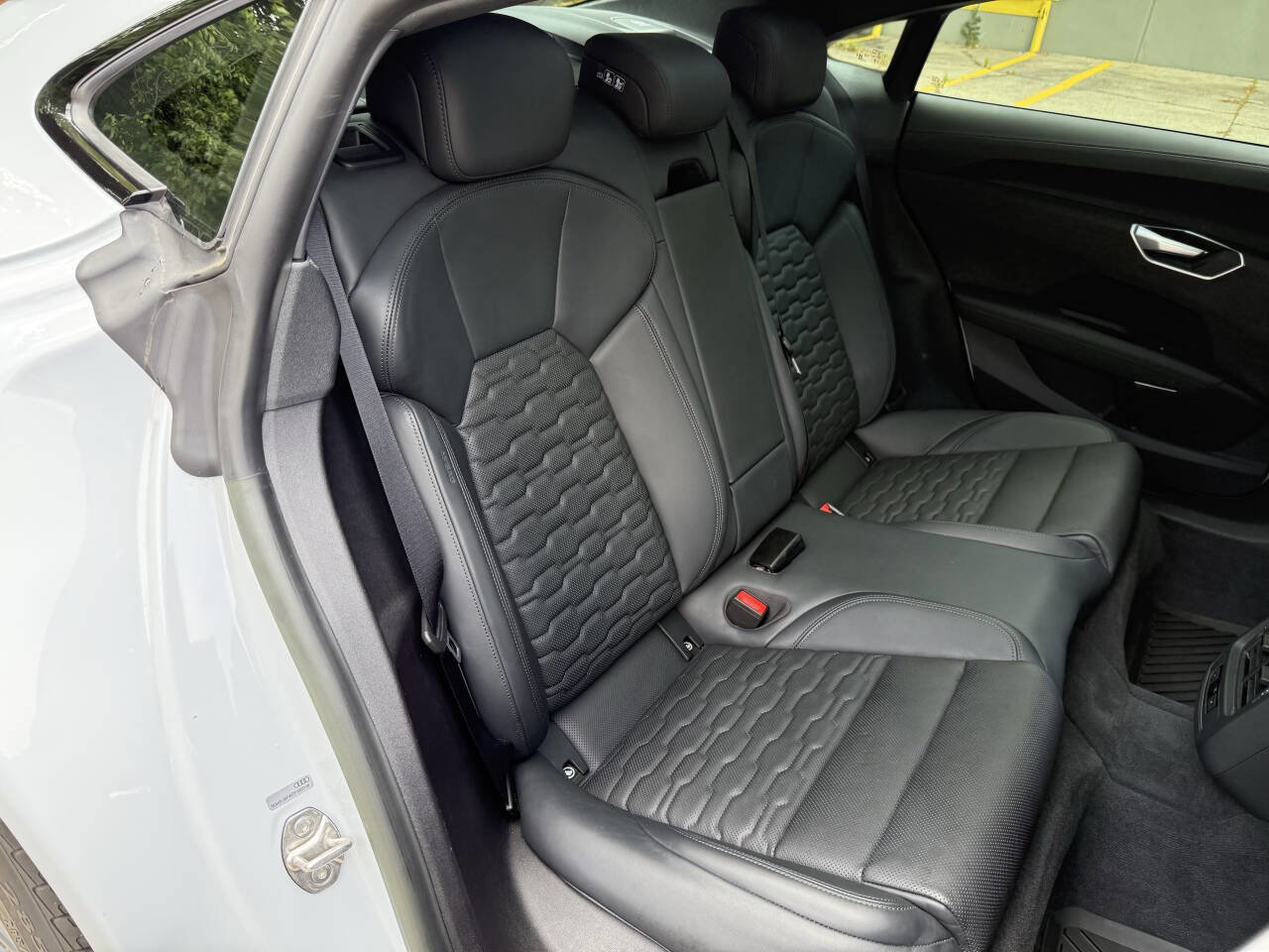 Used 2023 Audi e-tron GT Premium Plus AWD/4WD image 21