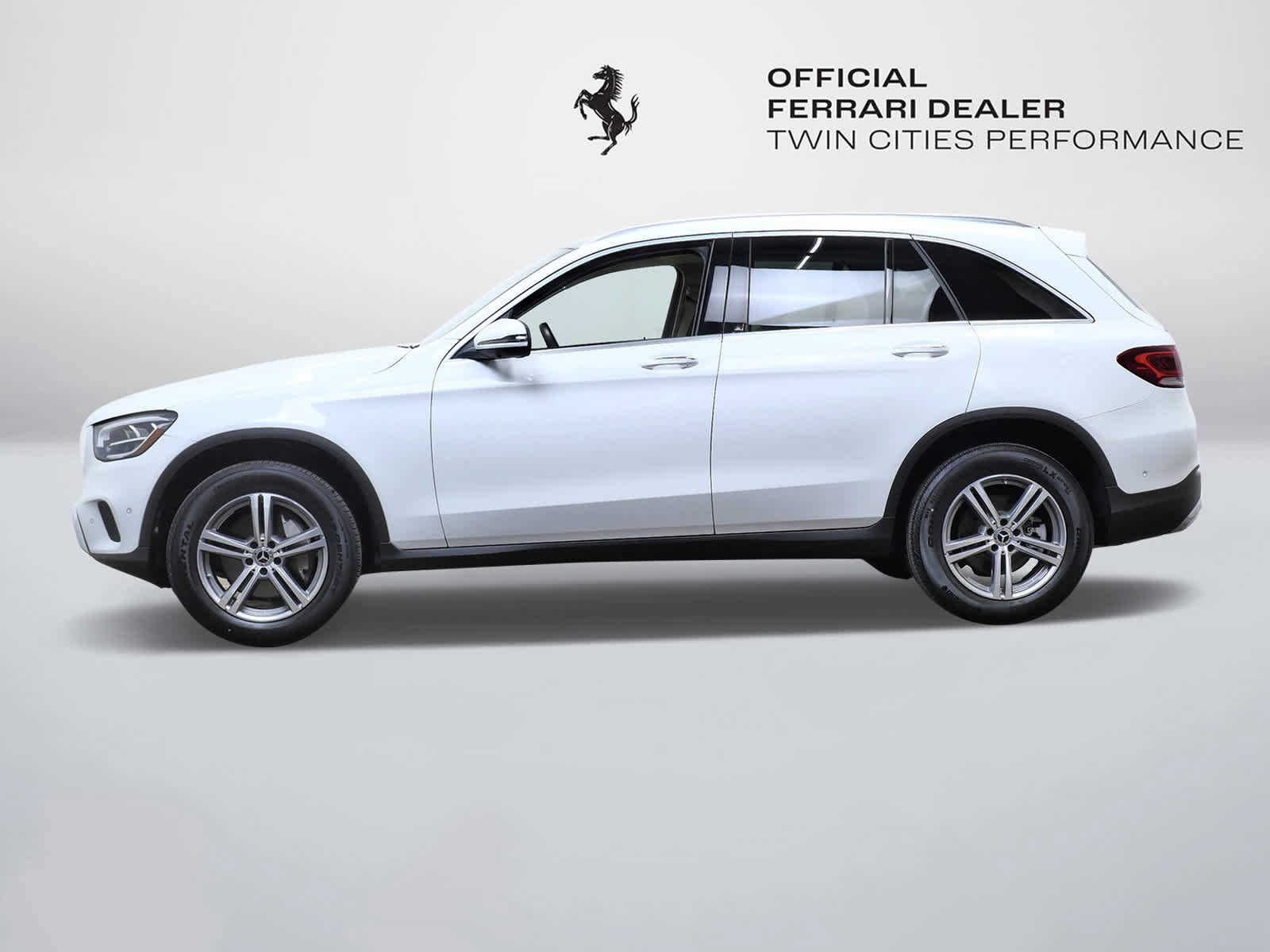 Used 2022 Mercedes-Benz GLC 300 4MATIC image 2