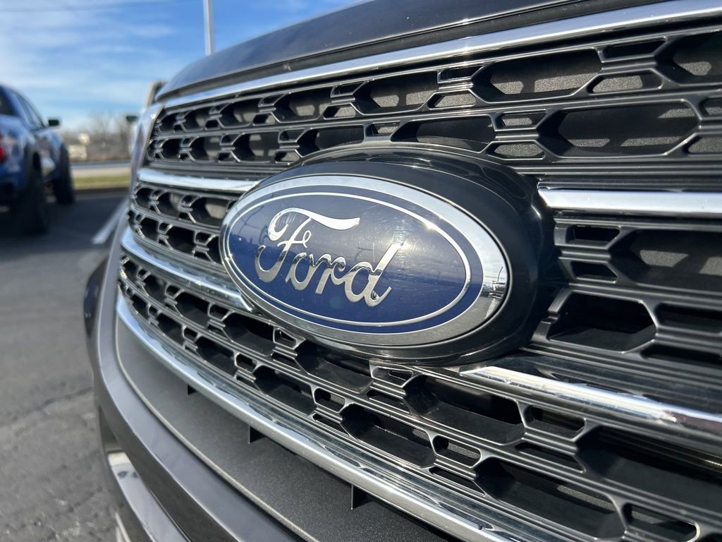 Used 2023 Ford Explorer XLT w/ Equipment Group 202A image 10