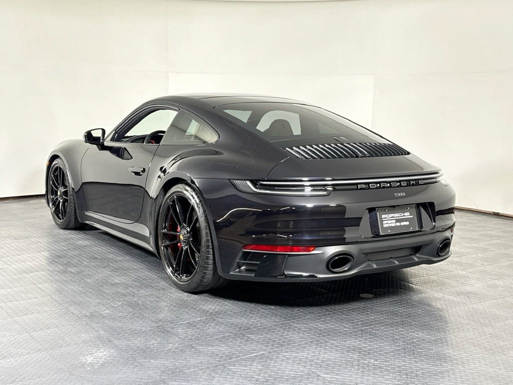 Certified 2024 Porsche 911 Carrera GTS RWD image 3