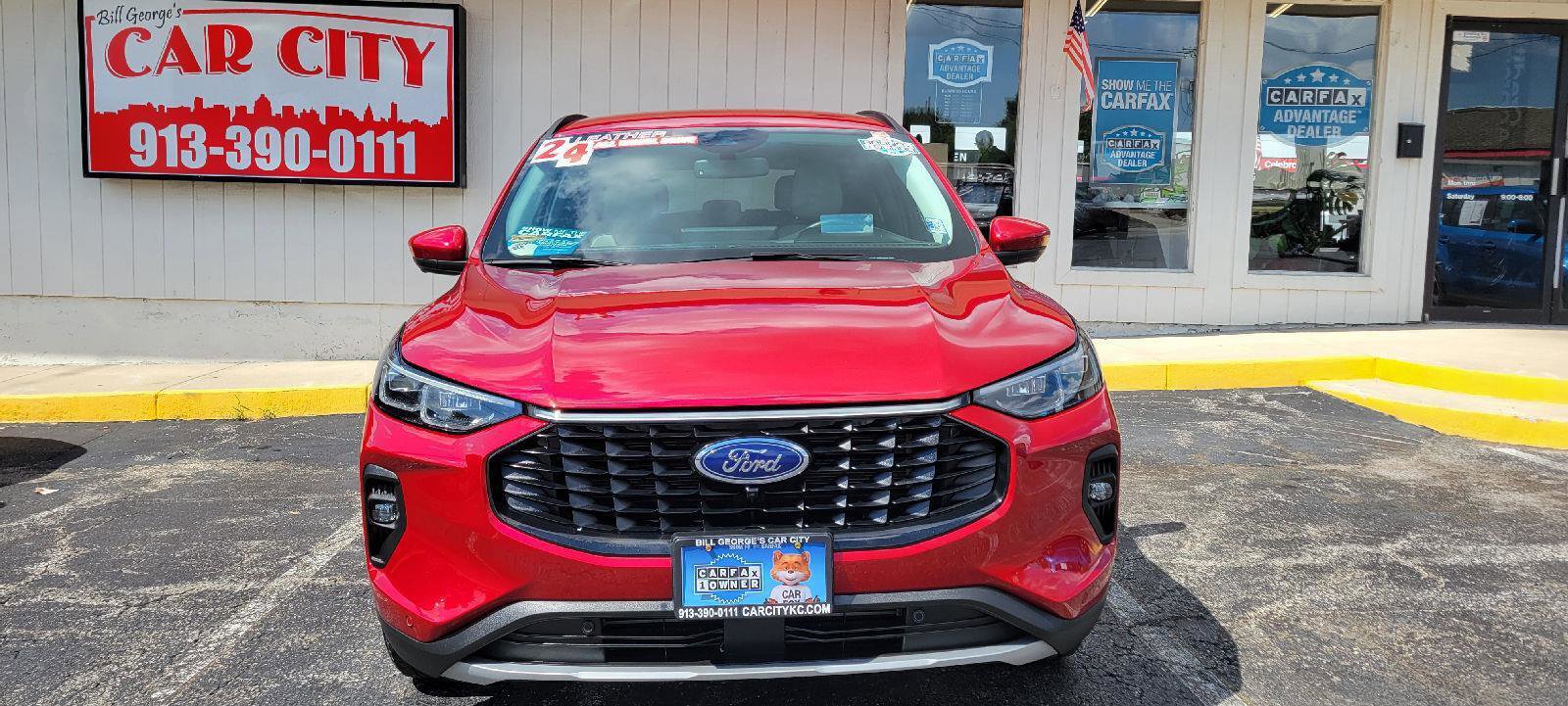 Used 2024 Ford Escape Platinum w/ Premium Technology Package image 2