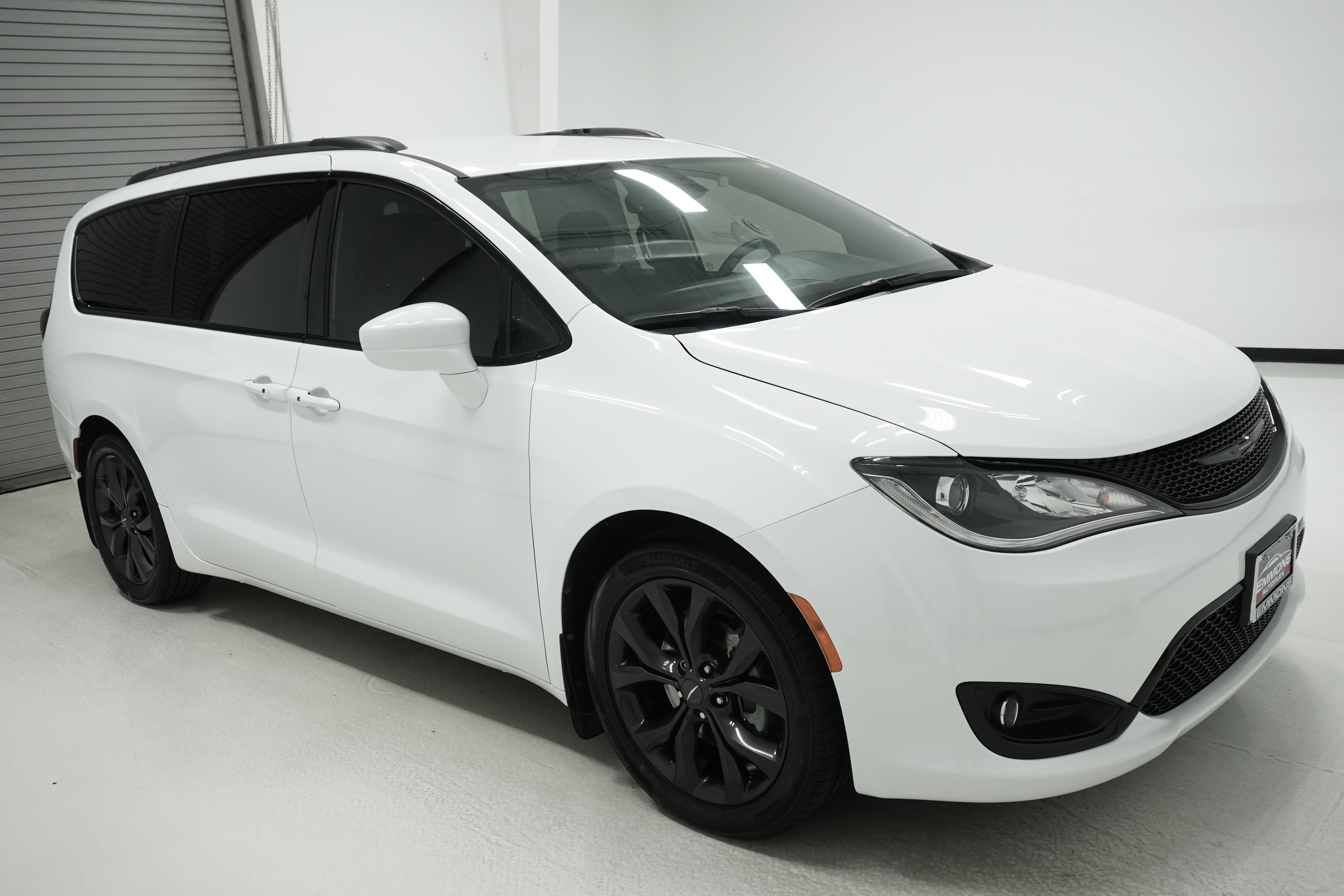 Used 2020 Chrysler Pacifica Touring-L Plus image 3
