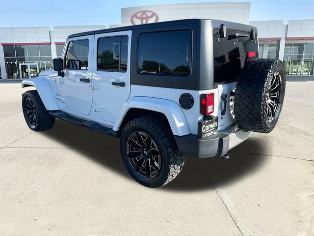 Used 2018 Jeep Wrangler Unlimited Sahara w/ Connectivity Group AWD/4WD image 3