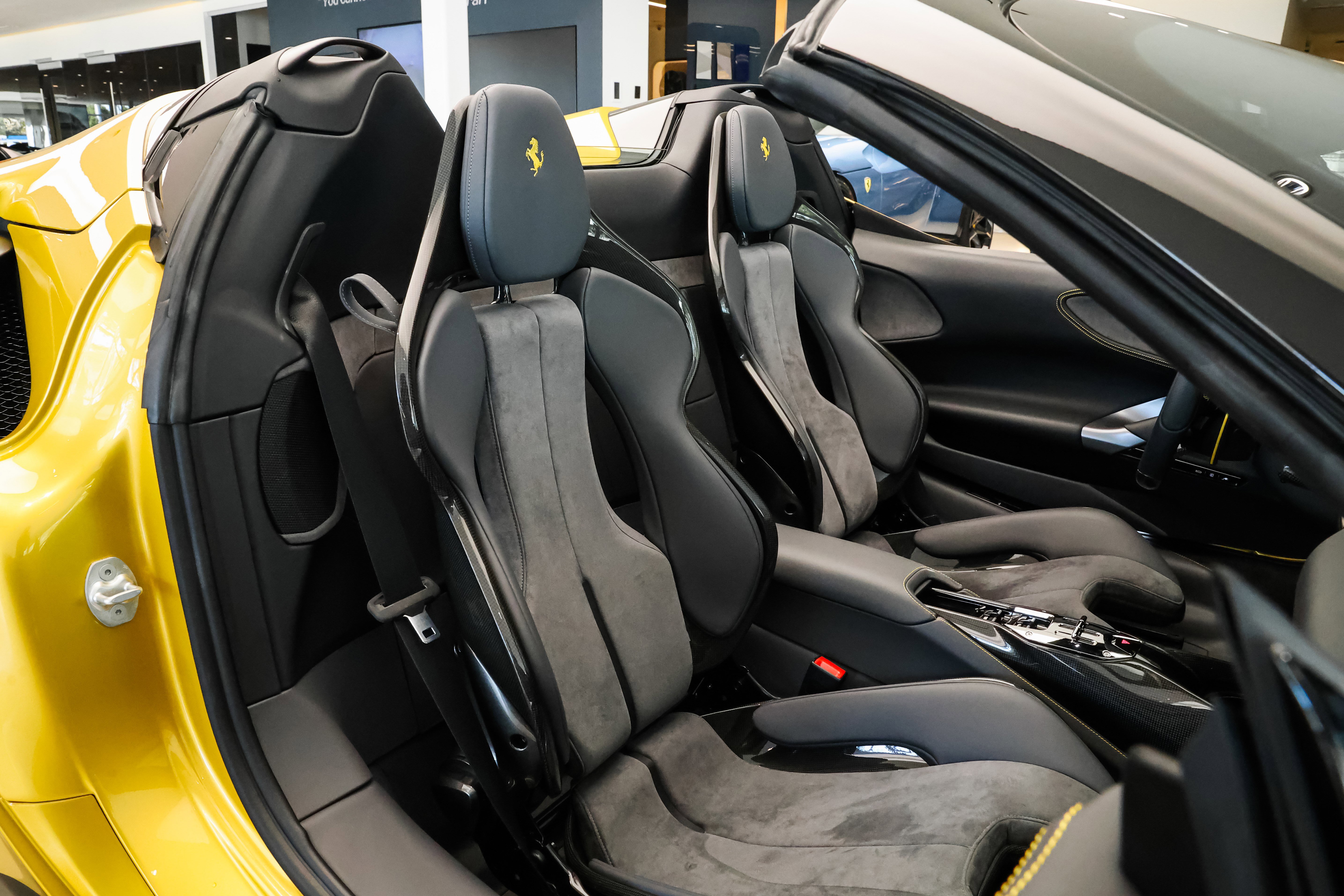 Used 2024 Ferrari SF90 Spider image 26