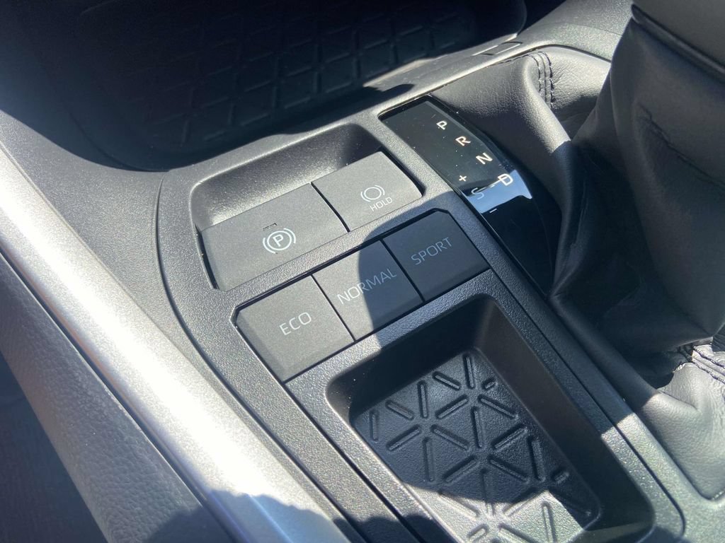 Used 2025 Toyota RAV4 XLE Premium FWD image 24
