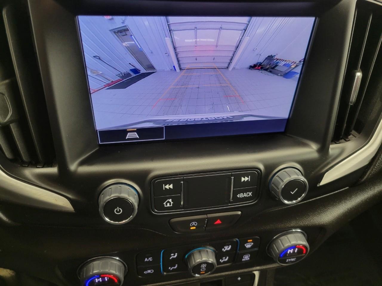 Used 2024 GMC Terrain SLT image 15