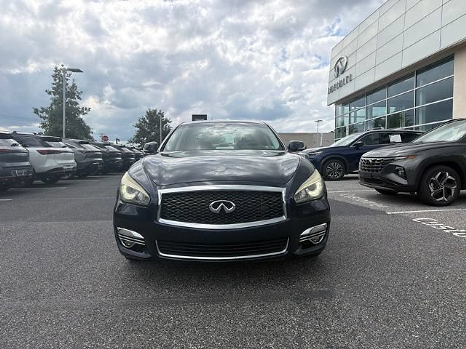 Used 2015 INFINITI Q70 3.7 AWD/4WD image 2