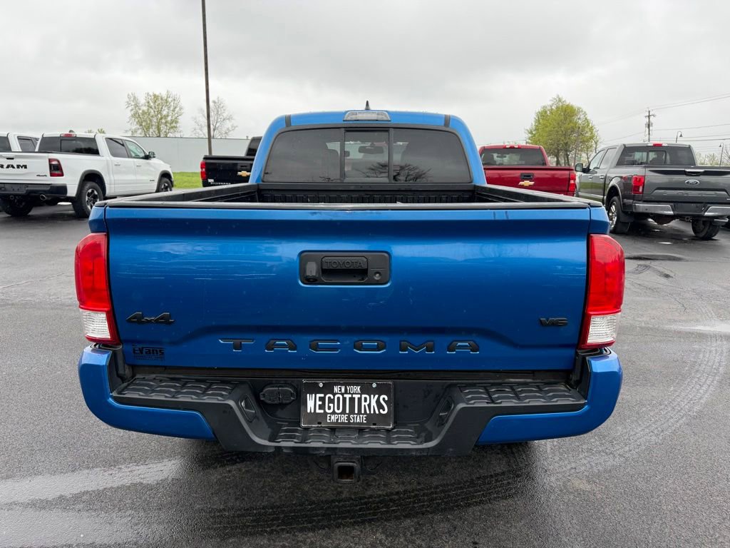 Used 2017 Toyota Tacoma 4x4 Double Cab image 4