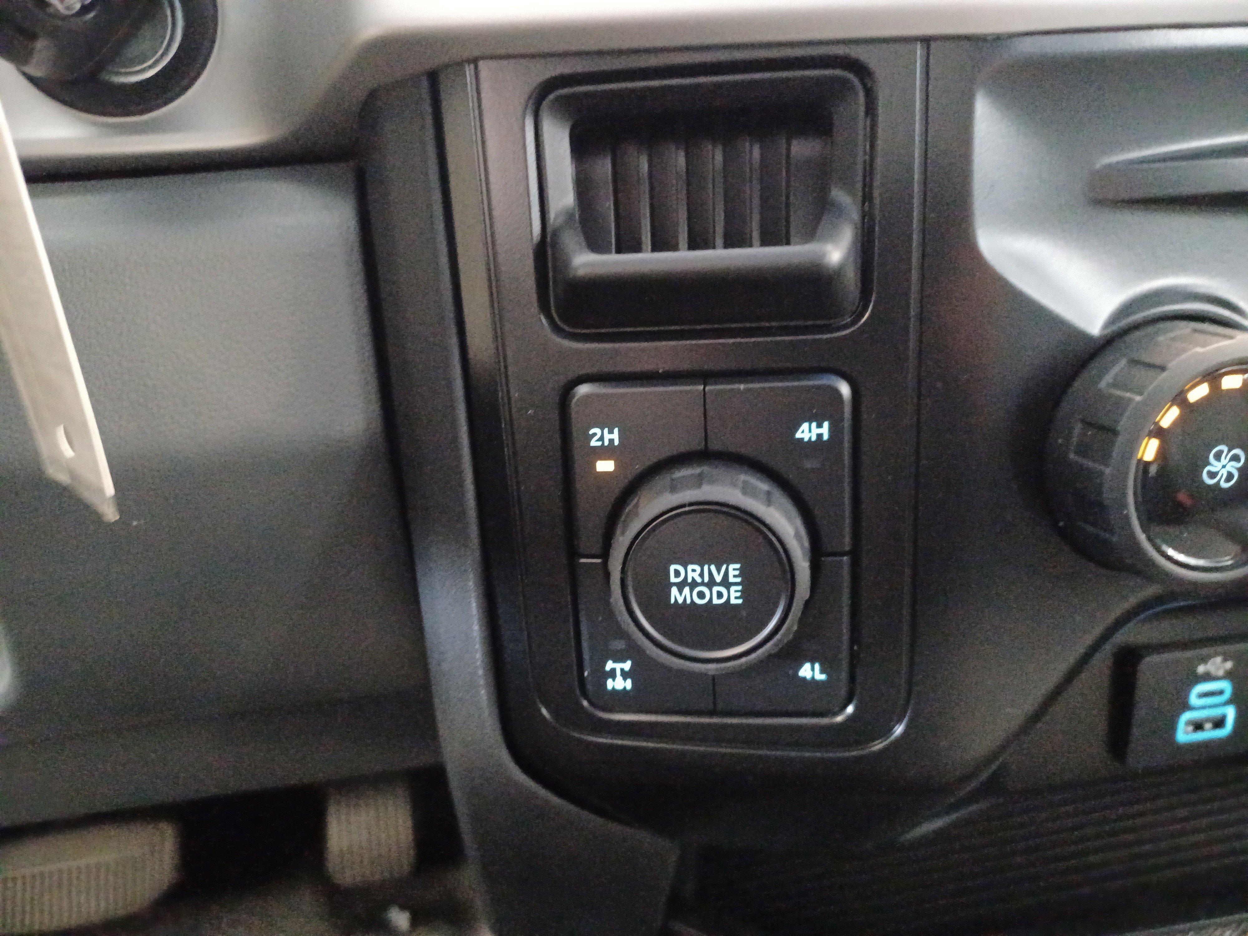 New 2026 Ford F250 XL w/ XL Off-Road Package image 29