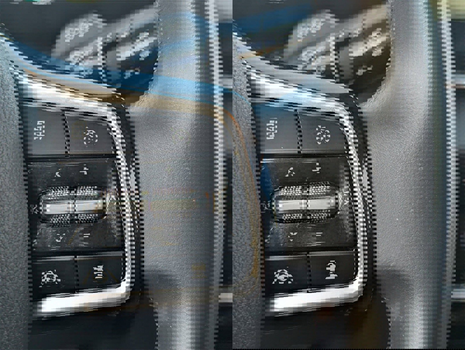 Used 2024 Kia Carnival SX image 26