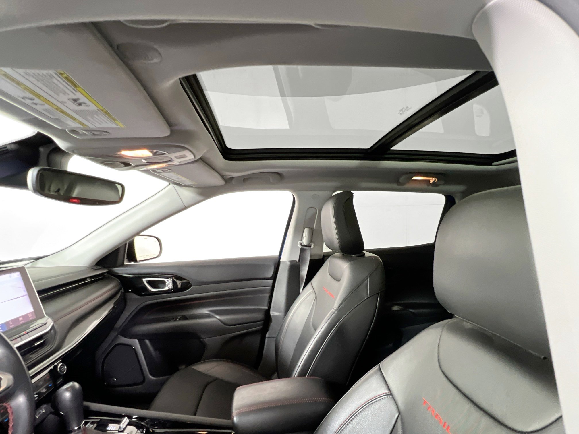 Used 2022 Jeep Compass Trailhawk w/ Trailhawk Elite Group image 23